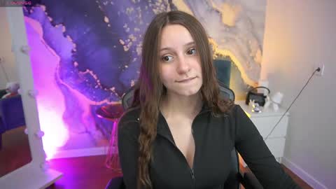 Snapshot of tinynataliee chatting on 04.18.26 tinynataliee online show from 04.18.26