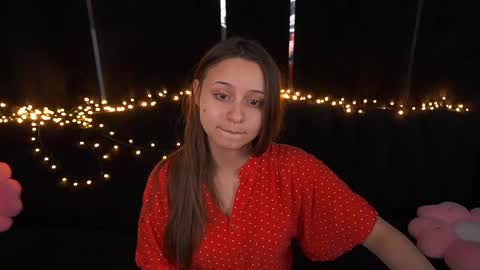 Snapshot of tinynataliee chatting on 05.13.26 tinynataliee online show from 05.13.26