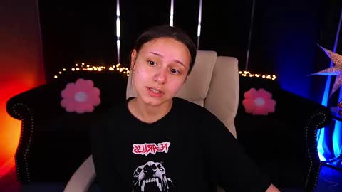 Snapshot of tinynataliee chatting on 05.19.26 tinynataliee online show from 05.19.26