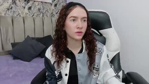 tinysophi online show from 02.04.26