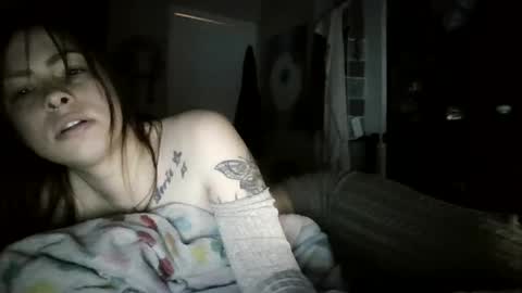 Snapshot of tinytittiexx chatting on 04.22.26 tinytittiexx online show from 04.22.26