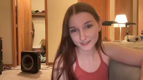 Snapshot of tinytittytia chatting on 10.03.25 Tia online show from 10.03.25