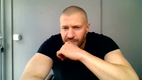 Snapshot of titan_heart chatting on 06.23.26 titan_heart online show from 06.23.26
