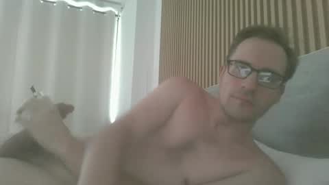 Snapshot of titlovercums chatting on 04.25.26 titlovercums online show from 04.25.26