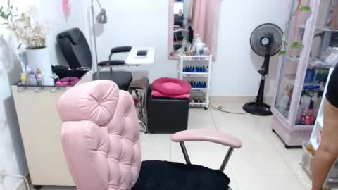 Snapshot of titsbiglovers chatting on 05.15.26 DIVA online show from 05.15.26