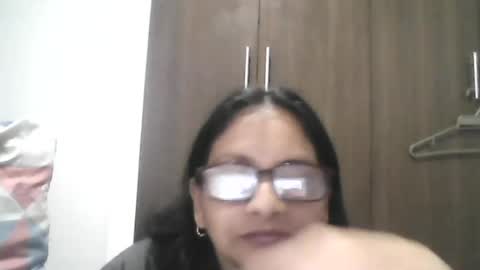 Snapshot of titssmall123 chatting on 06.19.26 Ester online show from 06.19.26