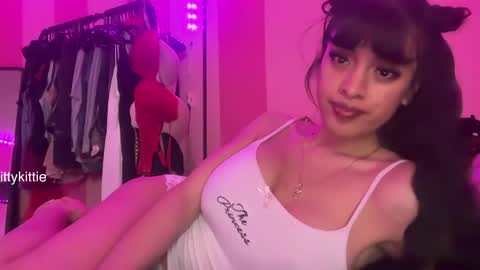 Snapshot of tittykittie chatting on 05.14.26 HOTTIE4U online show from 05.14.26