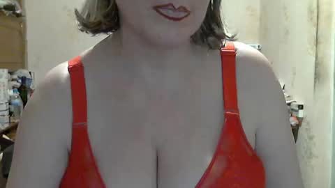 Snapshot of tittylina chatting on 12.14.24 tittylina online show from 12.14.24