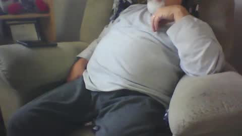 Snapshot of tittyloverr69 chatting on 12.20.24 tittyloverr69 online show from 12.20.24