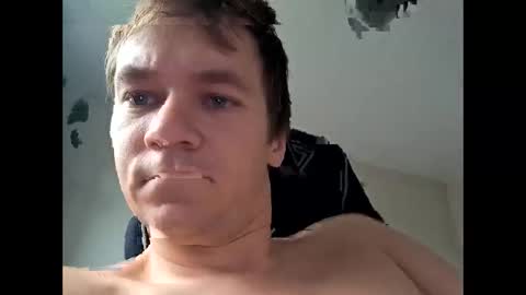 Snapshot of tobiasz950215 chatting on 10.27.25 tobiasz950215 online show from 10.27.25