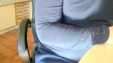 Snapshot of tobikoyuzu chatting on 01.19.26 Tobiko online show from 01.19.26