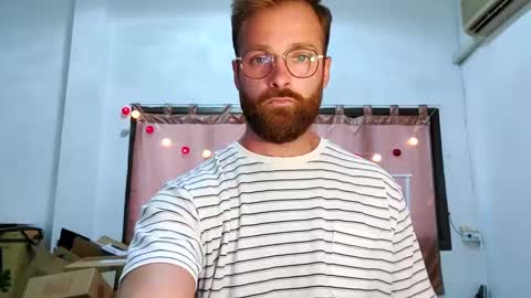 Snapshot of toffbuck chatting on 12.03.24 ToffBuck online show from 12.03.24