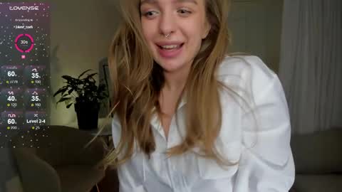 Snapshot of toffeepads chatting on 03.31.26 Liza online show from 03.31.26