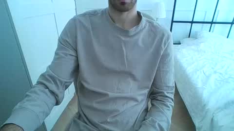 Snapshot of toja112 chatting on 02.05.25 Martin online show from 02.05.25