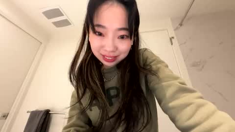 Snapshot of tokyobeauty chatting on 03.13.26 tokyobeauty online show from 03.13.26