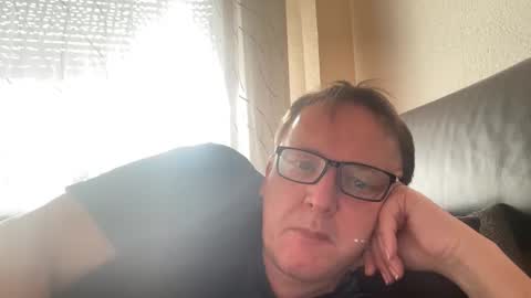 Snapshot of tom6644 chatting on 02.02.25 Tom online show from 02.02.25