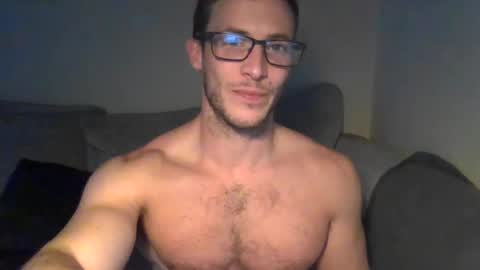 Snapshot of tom90ukx chatting on 02.06.25 tom90ukx online show from 02.06.25