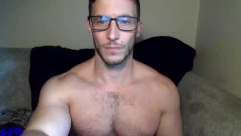 Snapshot of tom90ukx chatting on 10.18.25 tom90ukx online show from 10.18.25