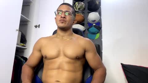 Snapshot of tom_kingfit chatting on 02.08.25 SPORTSFIT29 online show from 02.08.25