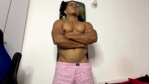 Snapshot of tom_kingfit chatting on 02.09.25 SPORTSFIT29 online show from 02.09.25