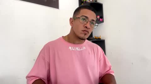 Snapshot of tom_kingfit chatting on 02.18.25 SPORTSFIT29 online show from 02.18.25