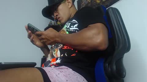 Snapshot of tom_kingfit chatting on 03.09.25 SPORTSFIT29 online show from 03.09.25