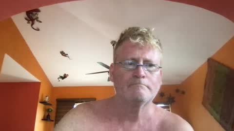 Snapshot of tomascausa chatting on 07.29.26 Hola online show from 07.29.26