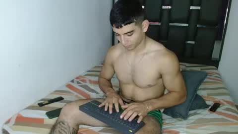 Snapshot of tomaz_18 chatting on 04.28.26 tomaz_18 online show from 04.28.26