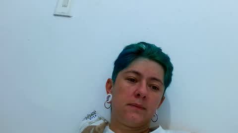 Snapshot of tomboyblue chatting on 02.10.26 Blue online show from 02.10.26