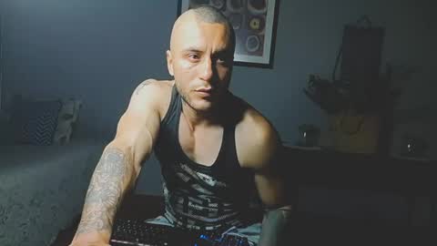 Snapshot of tomdavisxl chatting on 05.17.26 tomDavisXl online show from 05.17.26