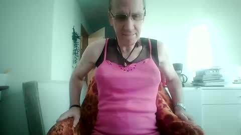 Snapshot of tomislav321 chatting on 04.08.26 tomislav321 online show from 04.08.26