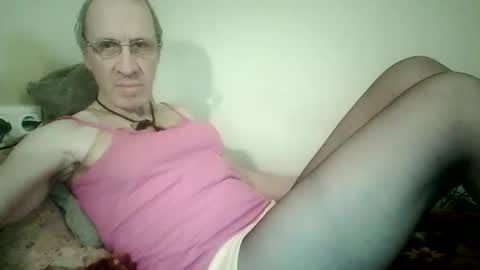 Snapshot of tomislav321 chatting on 04.11.26 tomislav321 online show from 04.11.26