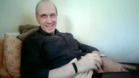 Snapshot of tomislav321 chatting on 04.17.26 tomislav321 online show from 04.17.26