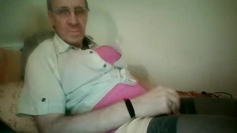 Snapshot of tomislav321 chatting on 04.18.26 tomislav321 online show from 04.18.26