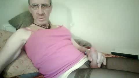 Snapshot of tomislav321 chatting on 04.23.26 tomislav321 online show from 04.23.26