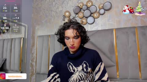 Snapshot of tomlondon_ chatting on 01.12.25   online show from 01.12.25