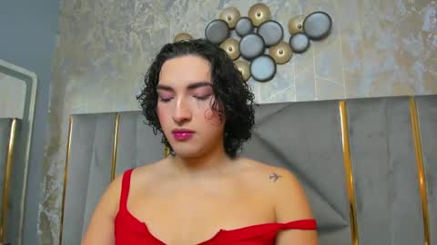 Snapshot of tomlondon_ chatting on 02.17.25   online show from 02.17.25