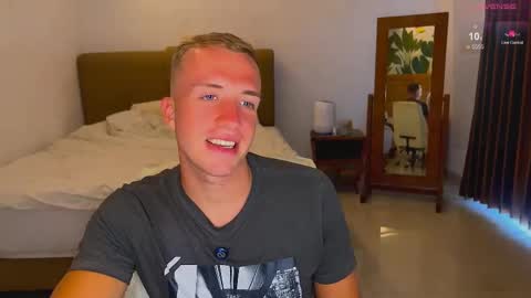 Snapshot of tommy_cumfinger chatting on 09.18.25 Tommy online show from 09.18.25