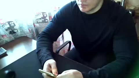 Tommi Li online show from 01.05.25