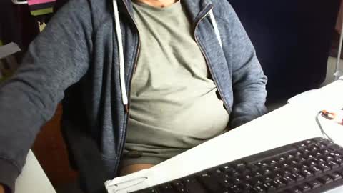 Snapshot of tomtom02029 chatting on 09.22.25 Tom online show from 09.22.25