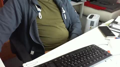 Snapshot of tomtom02029 chatting on 10.07.25 Tom online show from 10.07.25