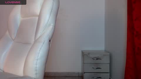 Snapshot of tonibelmont chatting on 12.31.24 TONI BELMONT online show from 12.31.24