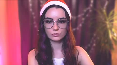 Snapshot of too_beautiful chatting on 01.01.25 Elizabeth online show from 01.01.25