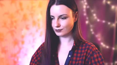 Snapshot of too_beautiful chatting on 01.02.25 Elizabeth online show from 01.02.25