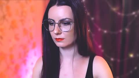 Snapshot of too_beautiful chatting on 01.08.25 Elizabeth online show from 01.08.25