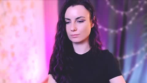 Snapshot of too_beautiful chatting on 01.12.25 Elizabeth online show from 01.12.25