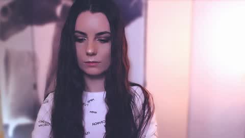 Snapshot of too_beautiful chatting on 01.18.25 Elizabeth online show from 01.18.25