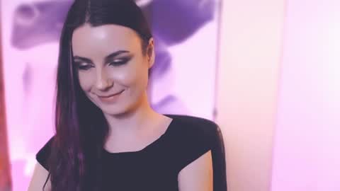 Snapshot of too_beautiful chatting on 01.23.25 Elizabeth online show from 01.23.25