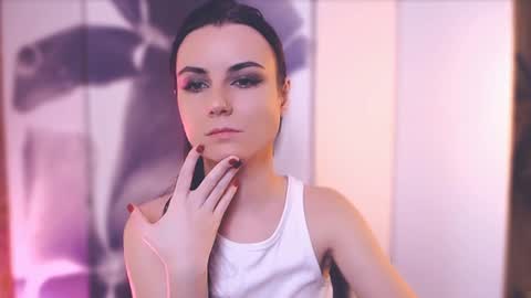 Snapshot of too_beautiful chatting on 01.25.25 Elizabeth online show from 01.25.25