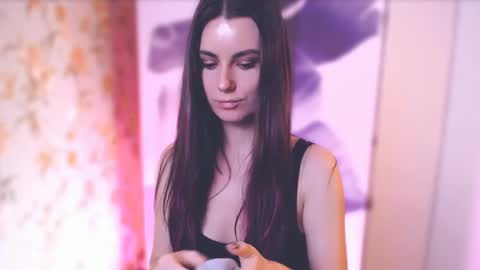 Snapshot of too_beautiful chatting on 02.25.25 Elizabeth online show from 02.25.25